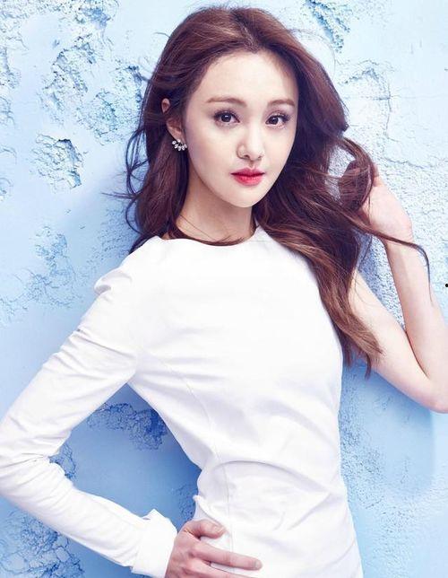 娱乐圈评价郑爽视频,郑爽视频引发全网关注，真相与争议并存